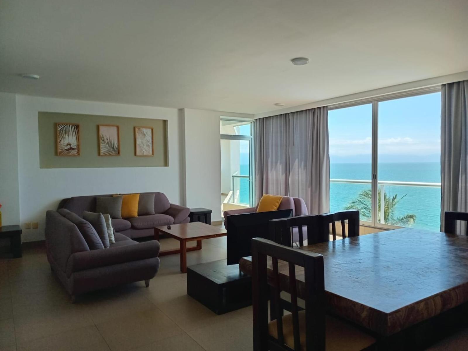 Banderas Suites 布塞里亚斯 外观 照片