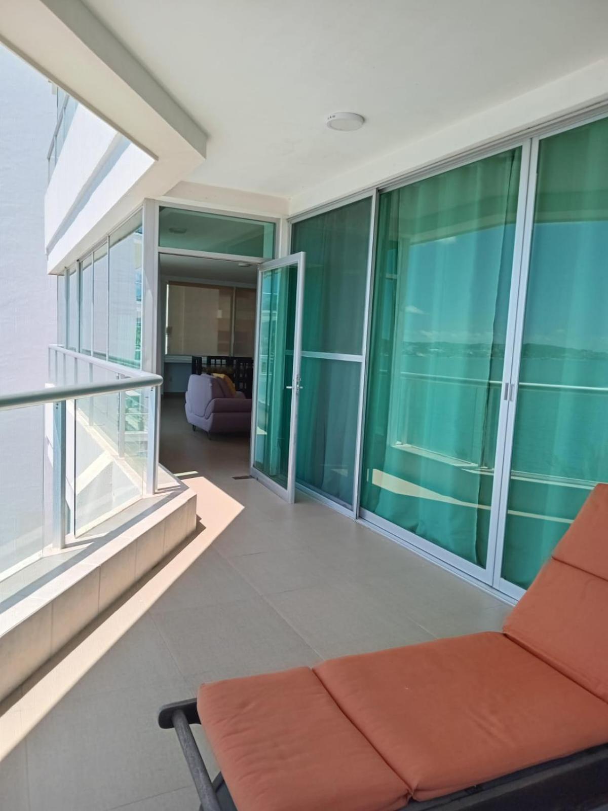 Banderas Suites 布塞里亚斯 外观 照片