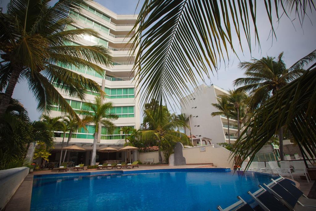 Banderas Suites 布塞里亚斯 外观 照片